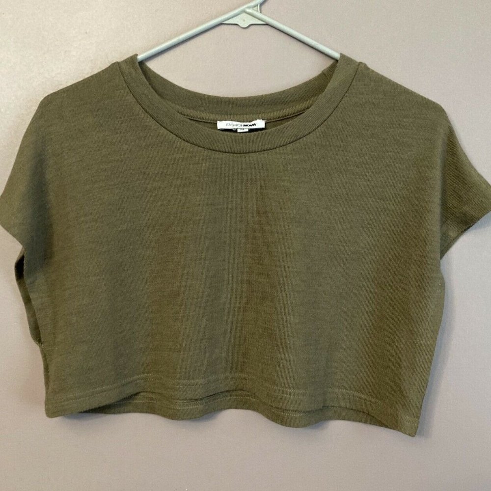 Women’s Medium Dark Olive Green Short Sleeve Crop Top
